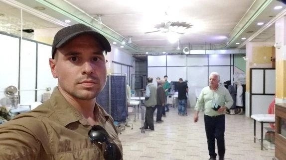 Τέλος η προπαγάνδα: Aμερικανός δημοσιογράφος πήγε στη Douma – Oι κάτοικοι του διέψευσαν τη «χημική επίθεση»